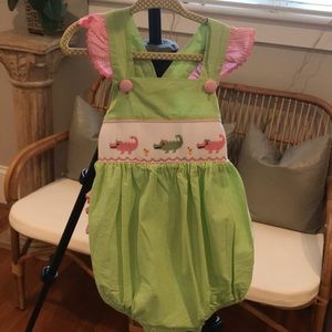 Never worn! Smocked Alligators Stellybelly Bubble